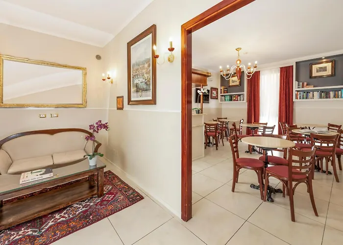 Budget Rooms Des Arts Hostel Rome