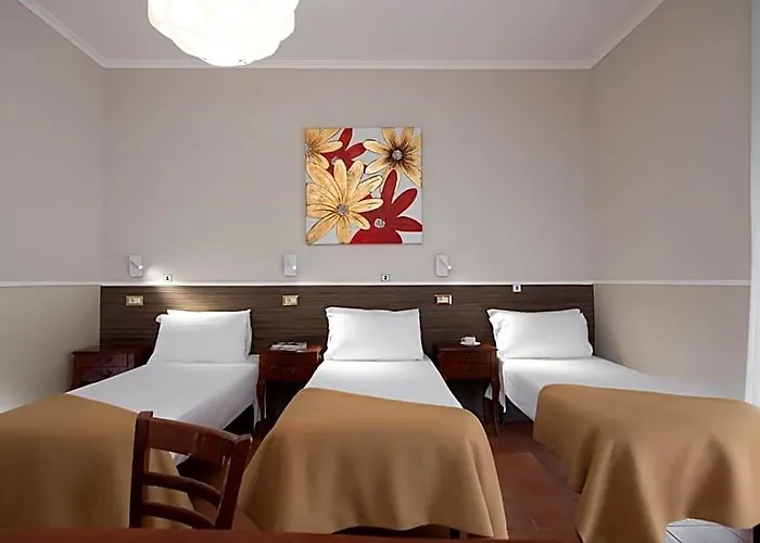 Budget Rooms Des Arts Hostel *