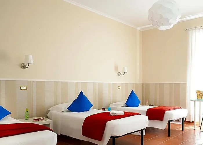 Budget Rooms Des Arts Hostel *