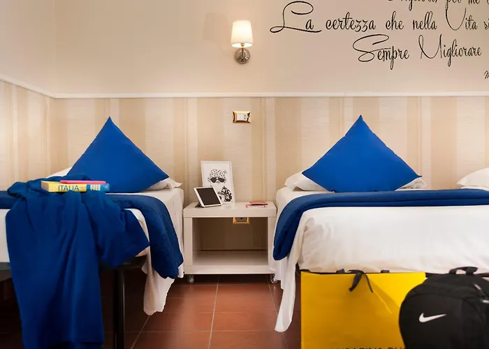 Budget Rooms Des Arts Hostel Rome